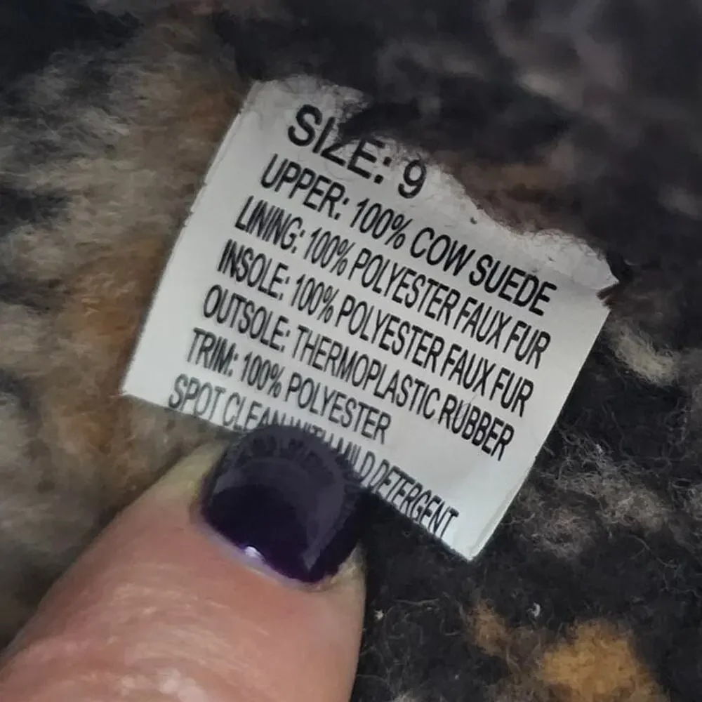 NWOT Mens Mukluks Slippers Cow Suede Outer Faux Fur Lining size 9